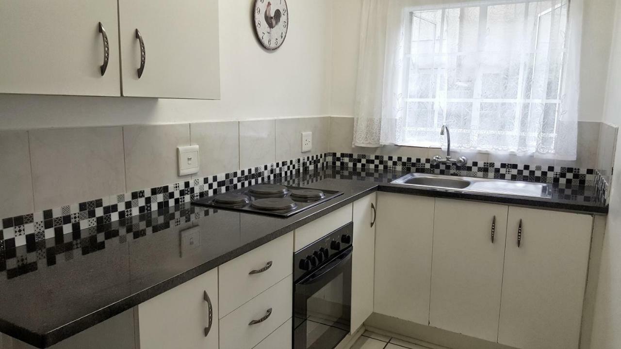 Sunshine Self Catering Apartment Mbombela Exterior photo